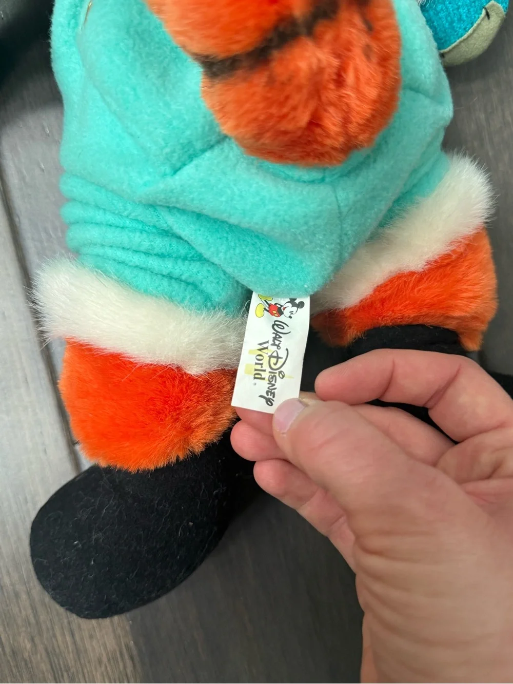2000s Disney World exclusive Tigger winter holiday plush stuffy